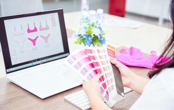 Herstellung und Designentwicklung von kundenspezifischer Bademode