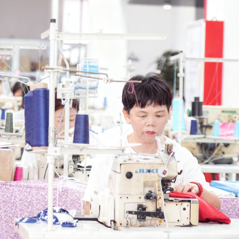 Processo de fabricação de trajes de banho - Costura